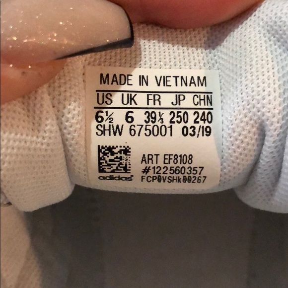 Adidas - Picture 3 of 4